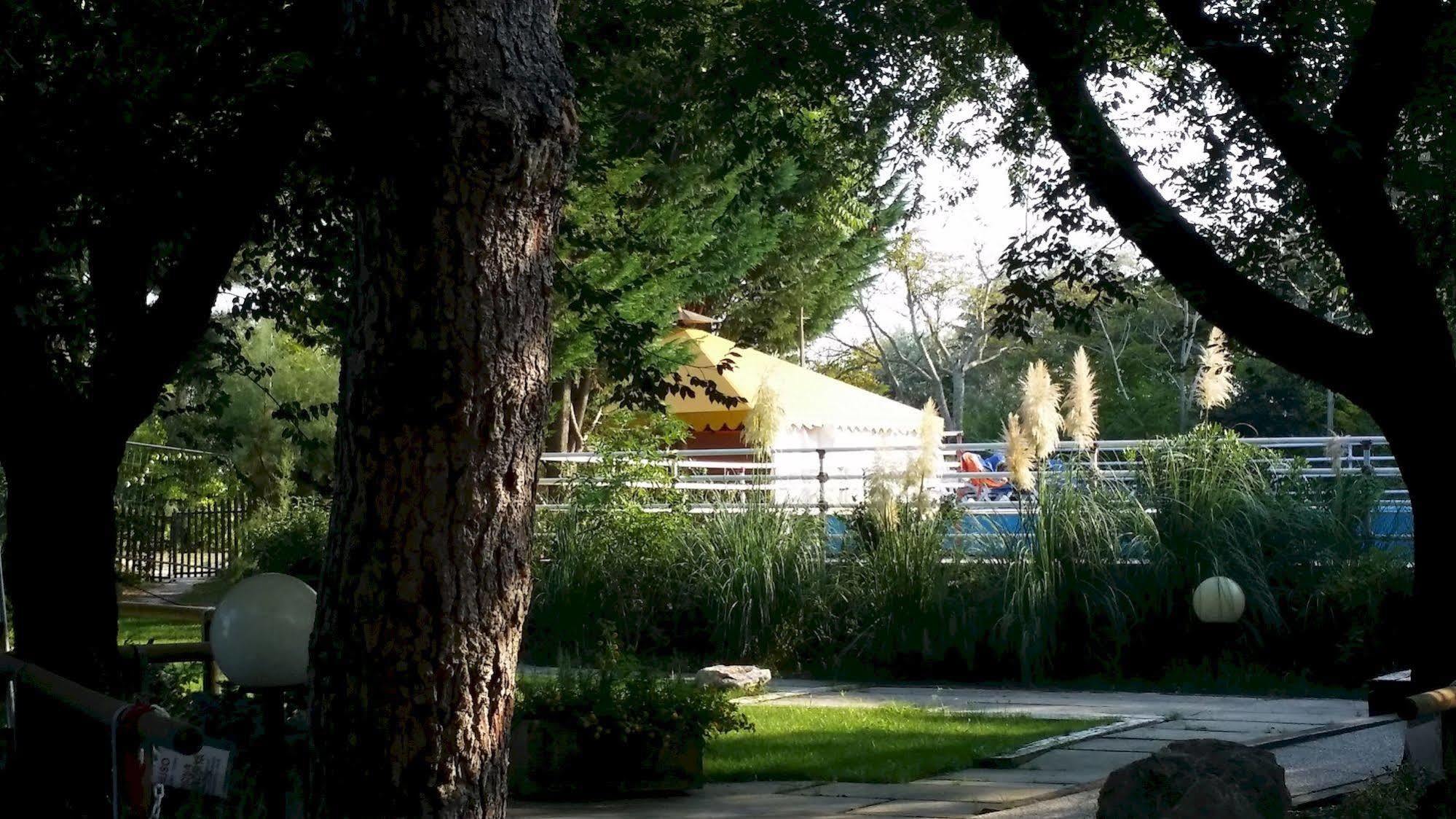 Holiday Center Valdor Cavallino-Treporti Exteriör bild